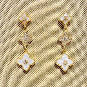 🤩 Elegant Earrings